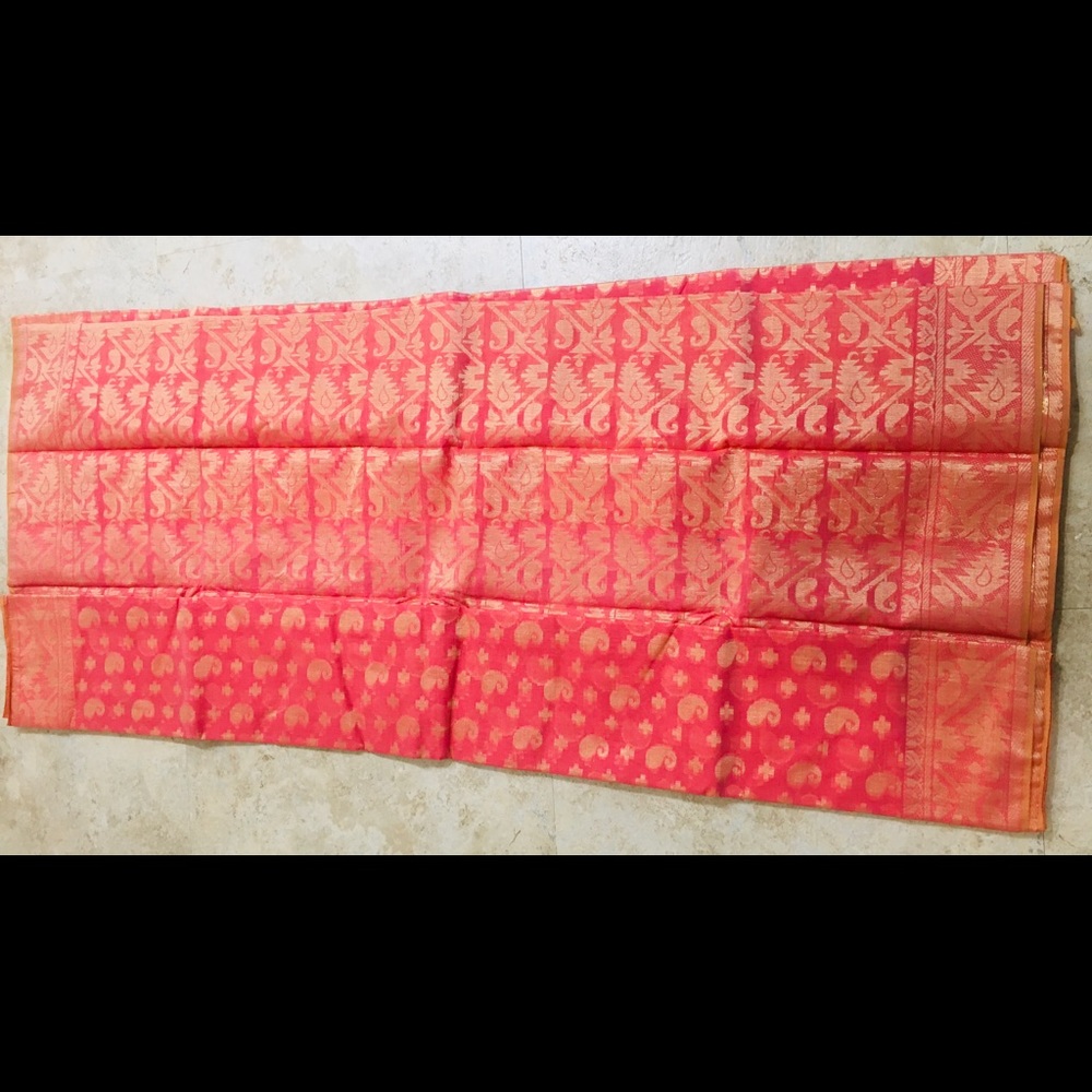 Saree - Picture 2 of 3